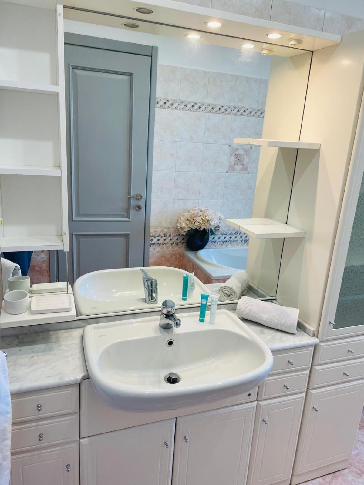 Holiday Flat In Villa San Gregorio With Pool Melazzo Eksteriør bilde